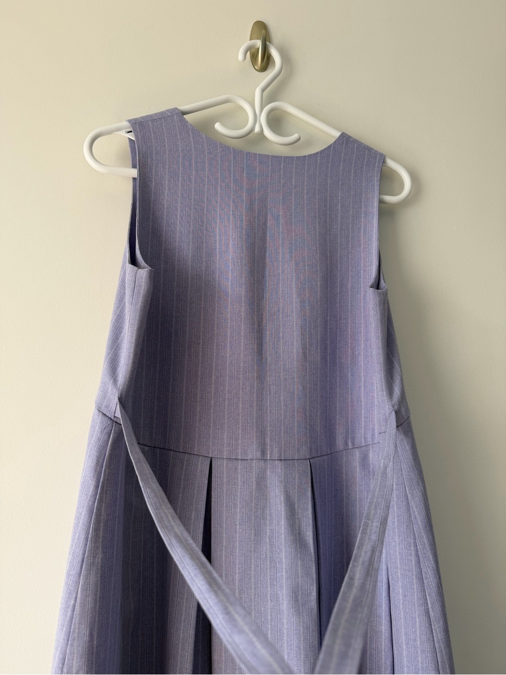 Purple Pleated Sleeveless Maxi Dress - Picture 5 of 6
